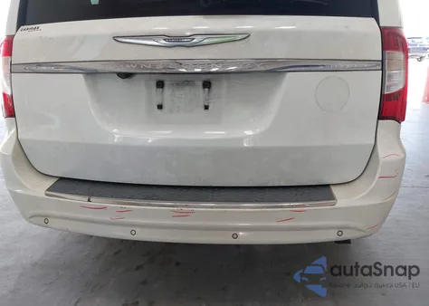 2011 Chrysler Town & Country Touring from USA, damaged, VIN 2A4RR5DG8BR721915